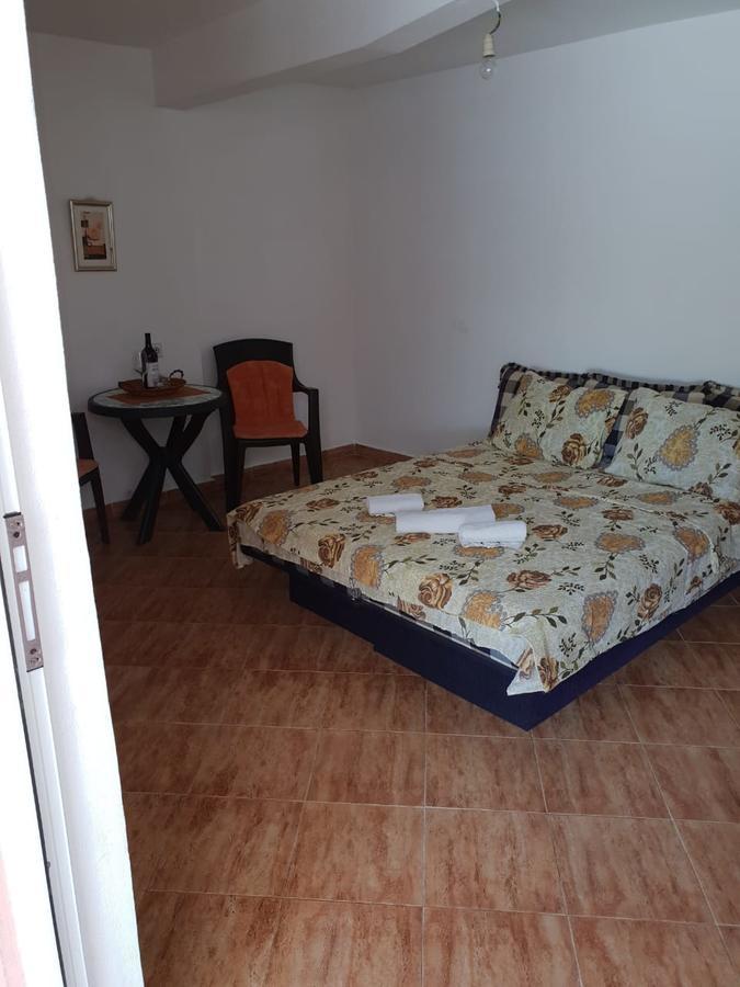 Apartments Todor บาร์ ภายนอก รูปภาพ